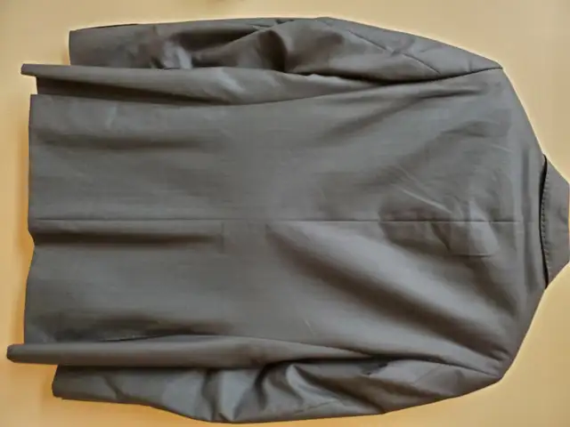 Wool/Silk Men's 38 Navy Blazer/Sports Jacket Textured Weave NEW! in Men's in Oakville / Halton Region - Image 5