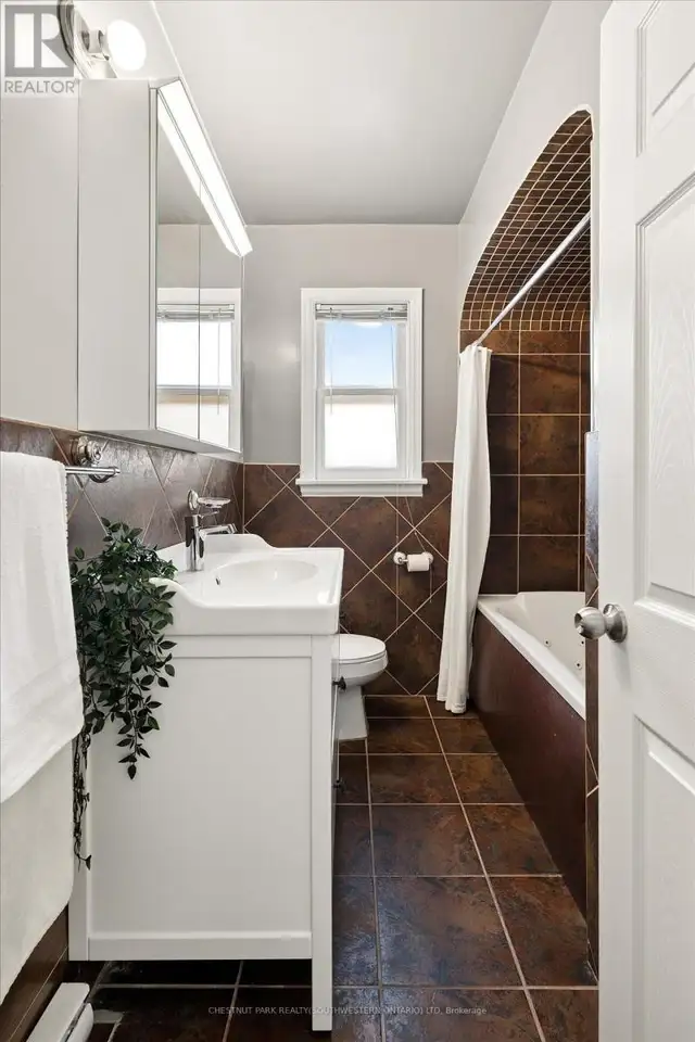 714 FREDERICK STREET Kitchener, Ontario in Houses for Sale in Kitchener / Waterloo - Image 12