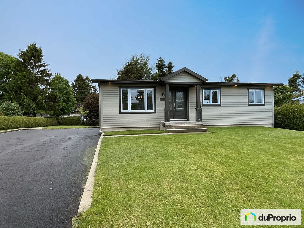 $389,000 - Bungalow for sale in Rimouski (Pointe-Au-Père) — photo 1