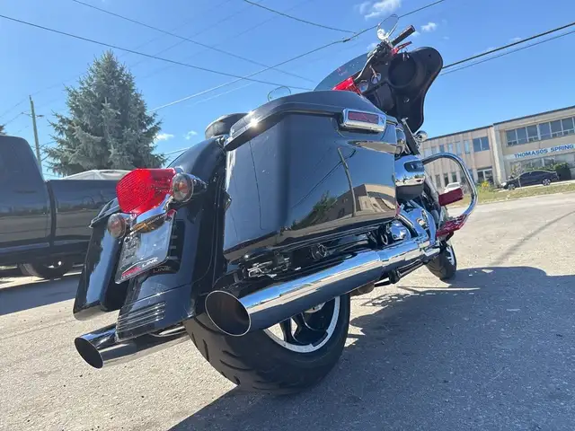 2023 Harley-Davidson Street Glide ~ STREET GLIDE ~ CANANDIAN ~ 1 in Sport Touring in City of Toronto - Image 14