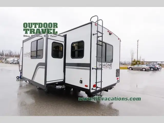 2026 Grand Design Imagine XLS 25RLE in Travel Trailers & Campers in Hamilton - Image 6