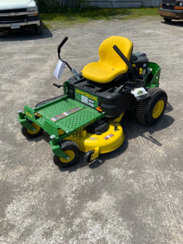 2023 John Deere Z335e zero turn lawn mower New Lawnmowers & Leaf