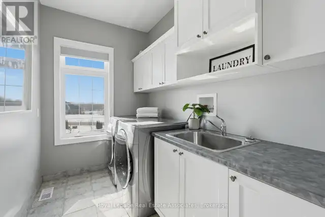 100 CHESSWOOD TRAIL Hamilton, Ontario in Houses for Sale in Oakville / Halton Region - Image 29