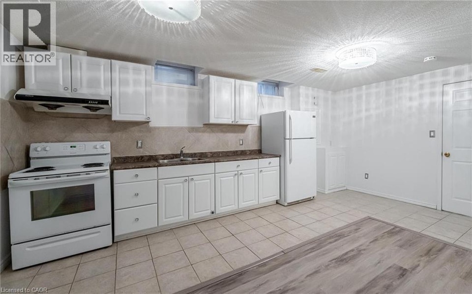 30 RICHVIEW Drive Unit# 2 Hamilton, Ontario 2