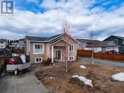 What a great family home! Welcome to 7 Winze! Located in the heart of Copper Ridge, this 3-bedroom,...