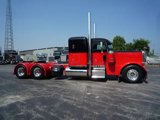 1998 Peterbilt 379  Flat Top in Heavy Trucks in Kitchener / Waterloo - Image 6