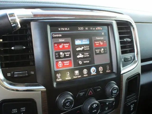 2016 Ram 3500 Laramie 4x4, AISIN, Sunroof, Cooled/Heated Leather in Cars & Trucks in Calgary - Image 27