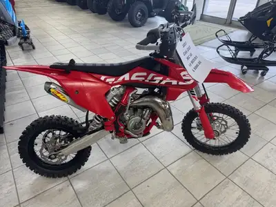 Only 1.5 hours. Lots of aftermarket accessories (FMF exhaust, seat, handguards etc) Engine Type: Sin...
