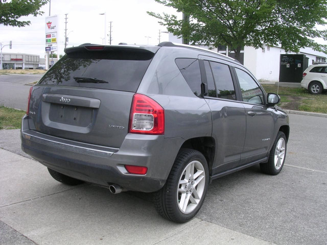 2012 Jeep Compass LIMITED in Cars & Trucks in City of Toronto - Image 3
