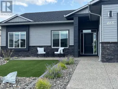 Let Desert Cove be a haven for you in your next home purchase. Peaceful setting with a lovely modern...