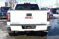 NO ACCIDENT WELL MAINTAINED DONT PAY EXTRA FOR SAFETY Drive in style with this fully-loaded GMC Sier... (image 5)