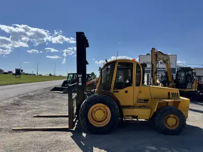2012 Sellick S120 Forklift - 12 892 Hours - Enclosed cab w/Heat, A/C, Radio - Hydraulic fork positio...