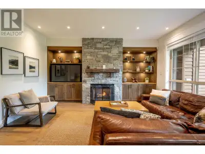 Englewood Greens is a highly sought after development located within the Green Lake Estates neighbou...