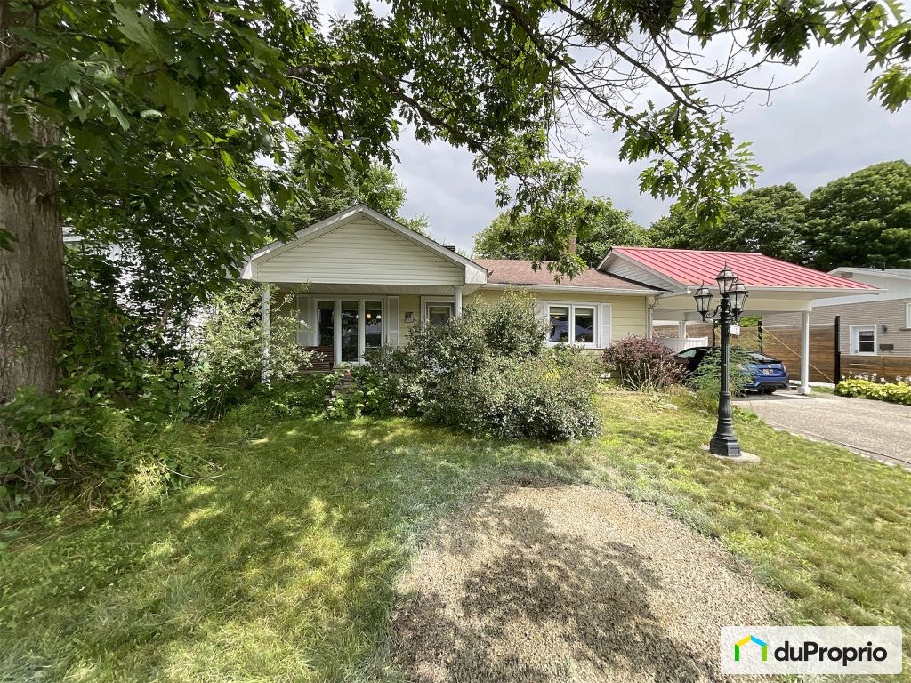 $350,000 - Split Level for sale in Sherbrooke (Fleurimont) — photo 1