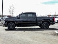 Duramax Z71 | Power Sunroof | Leather Heated Bucket Seats | 5th Wheel Prep | 20 Black Alloys | Accid... (image 9)