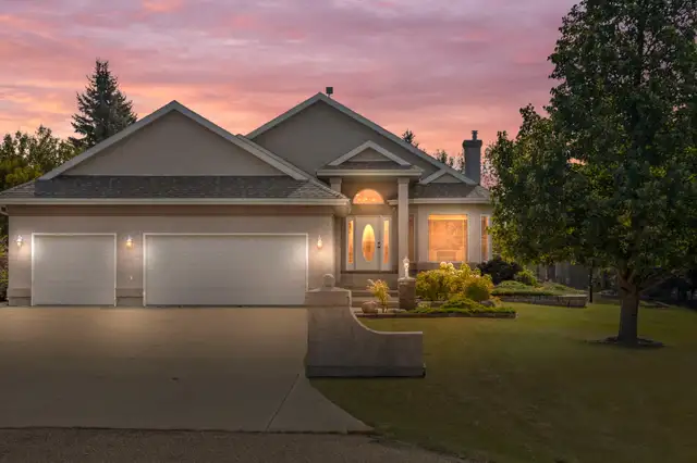 5 BEDS, 3 BATHS STUNNING EXECUTIVE HOME IN PARKLAND COUNTY!