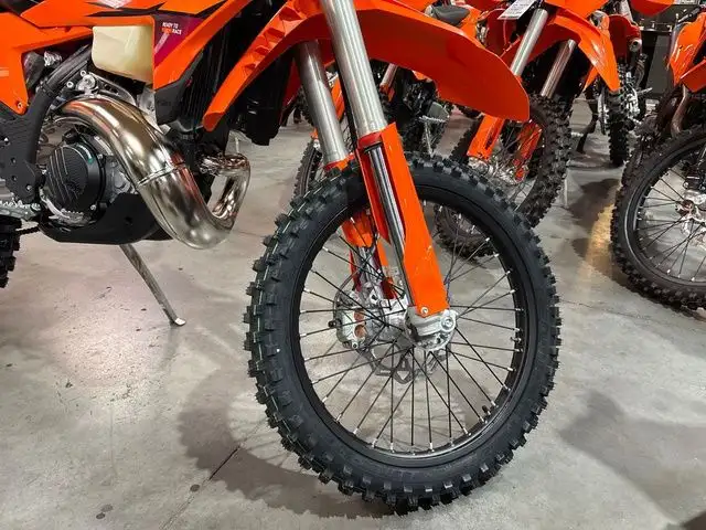 2026 KTM XC 250 W in Dirt Bikes & Motocross in Calgary - Image 6