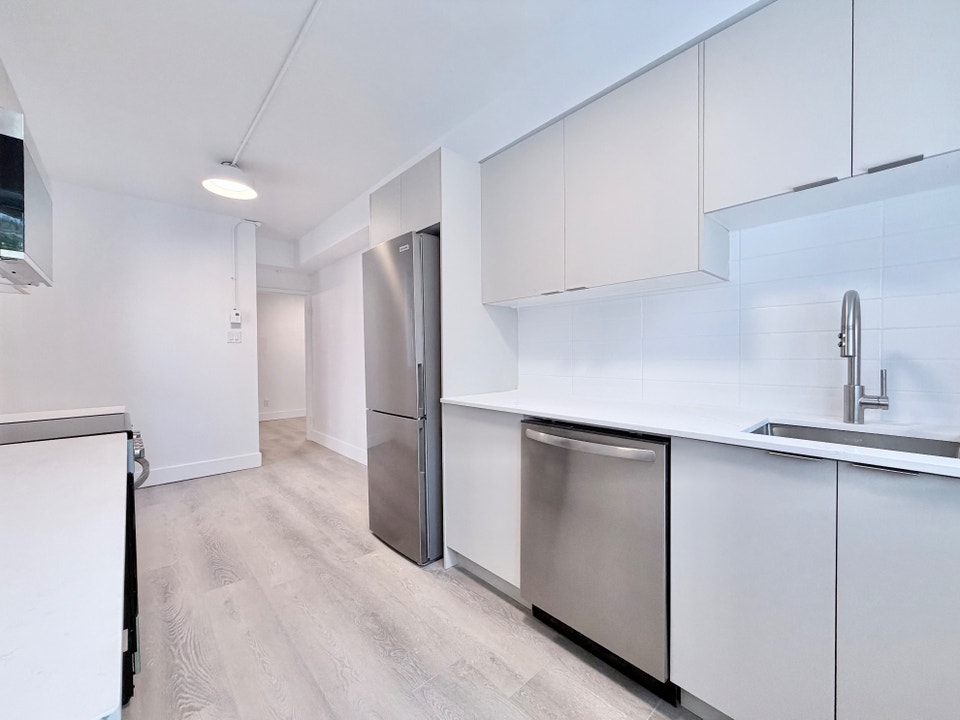 2 bedrooms - 4 and half - Outremont - All appliances incl. 4