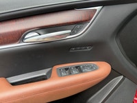 Odometer is 11630 kilometers below market average! 2022 Cadillac XT5 Leather, Navigation, Bluetooth... (image 4)