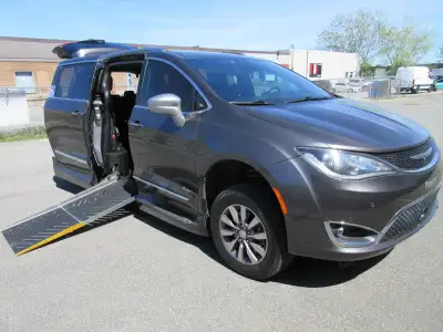 WHEELCHAIR VAN, 2020 CHRYSLER PACIFICA TOURING-L PLUS -35TH ANNIVERSARY. A FULL POWER CONVERSION. *P...