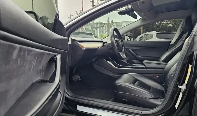 This Sedan/Saloon powered by a Electric engine.SPECIFICATIONS:5579283232103014411