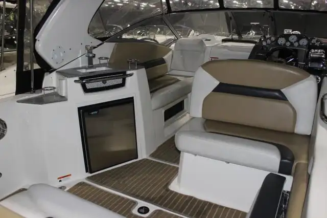 2012 LARSON 857 cabrio in Powerboats & Motorboats in Longueuil / South Shore - Image 5
