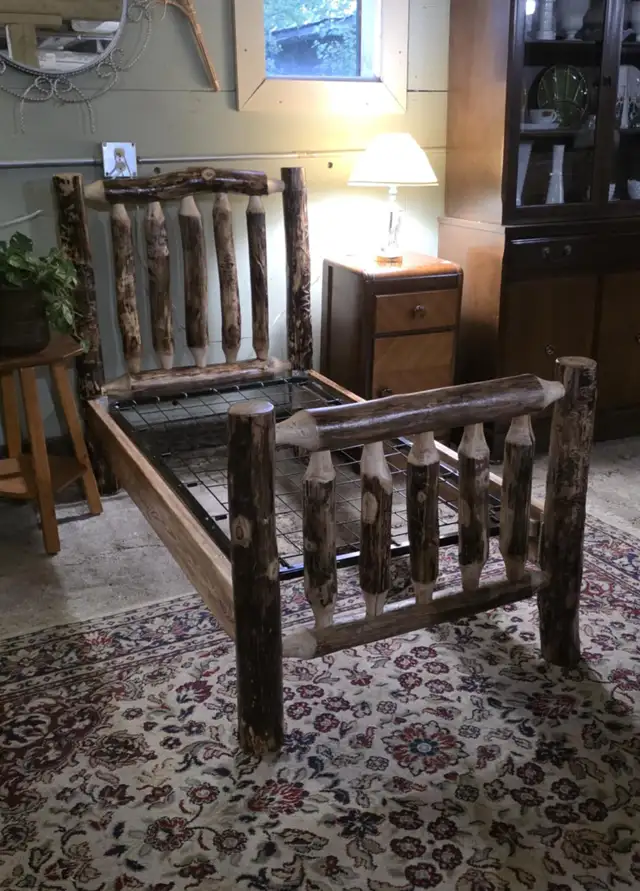 Handmade Child's Log Bed63347536825473121