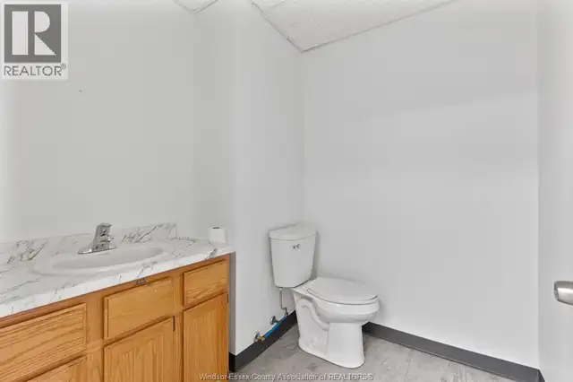 492 BLANCHARD PARK Unit# 1 Lakeshore, Ontario in Commercial & Office Space for Rent in Windsor Region - Image 15