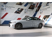 Sunroof, Heated Seats, Apple CarPlay, Navigation, Blind Spot Detection, Lane Departure Warning, Forw... (image 9)