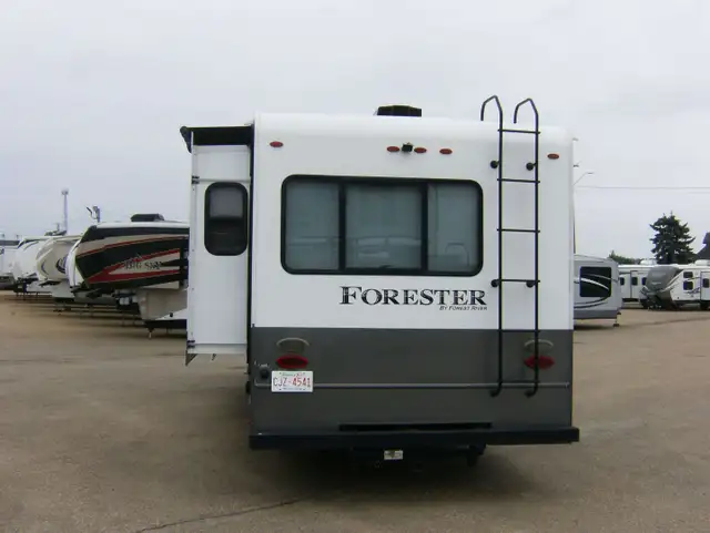 2017 Forest River Forester 3051S in RVs & Motorhomes in St. Albert - Image 7