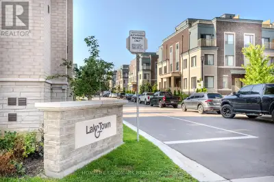 UNIT 38 - 15 WILLIAM JACKSON WAY Toronto (New Toronto), Ontario