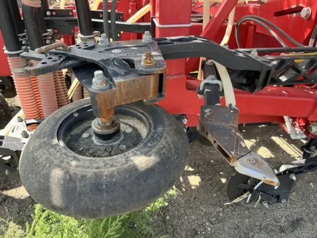 2023 Bourgault 3330 SE in Farming Equipment in Swift Current - Image 21