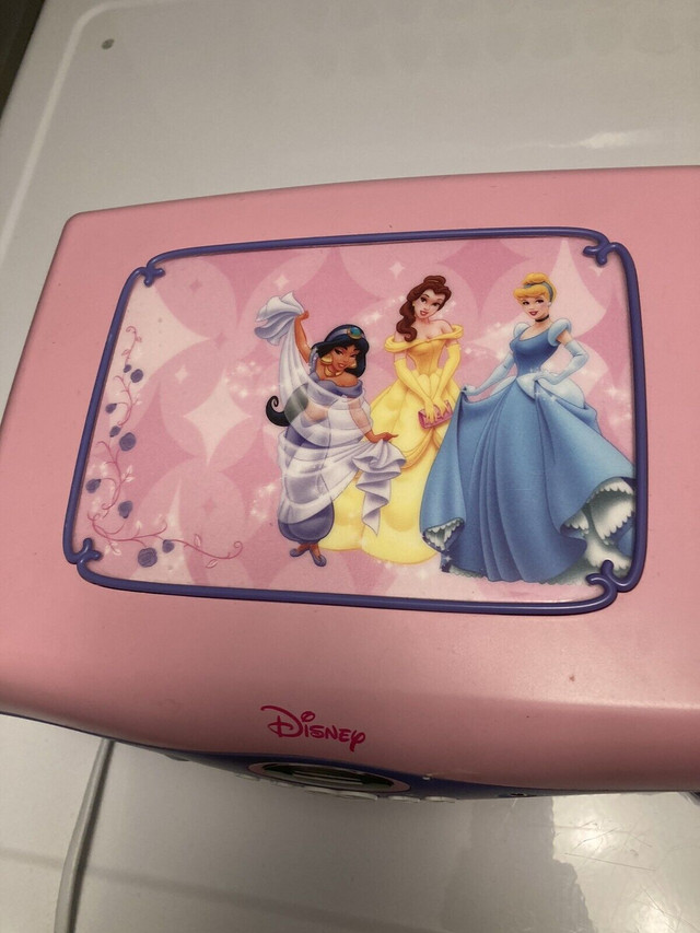 Disney princess CD player and jewelry box  dans CD, DVD et Blu-ray  à Laval/Rive Nord - Image 2