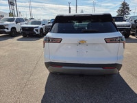 This stylish crossover makes a lasting impression with its bold grille designs and distinctive light... (image 4)