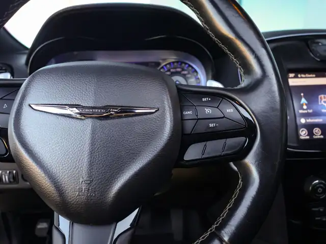 2017 Chrysler 300604579847378063368
