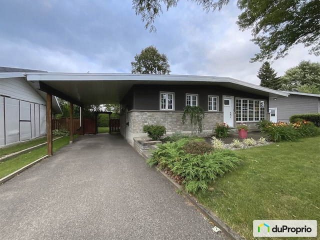 $450,000 - Bungalow for sale in Charlesbourg — photo 1