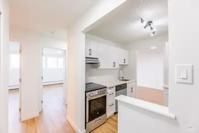 Amenities: Fitness Centre • Social Room • Playground • Quiet Building Building and Suite Features: S...