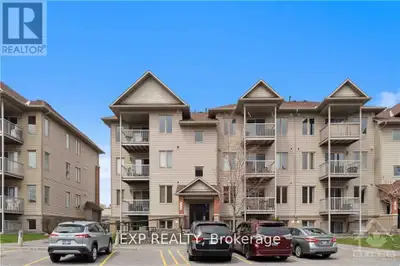 Bright and spacious 2-bedroom condo in the heart of Barrhaven, conveniently located near Vimy Memori...