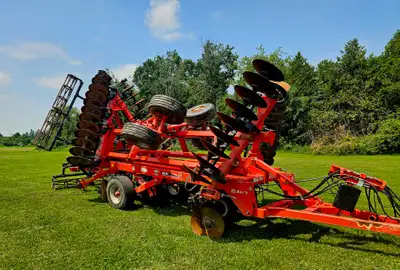 23in. blades, 1/4 in. blades, hyd leveling New/Used : Used Condition : Good Paint Condition : Good T...