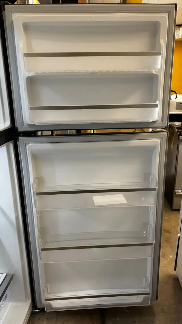 3 Years Old Frigidaire Refrigerator-30”- 30 Days Warranty-Tested in Refrigerators in Kitchener / Waterloo - Image 6