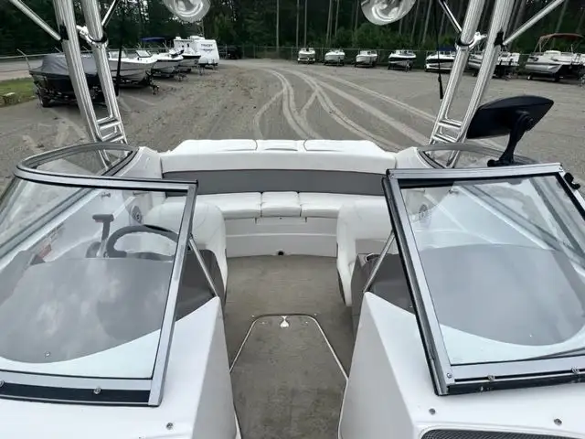 2010 19' RINKER MTX BOWRIDER WAKEBOARD BOAT in Powerboats & Motorboats in Peterborough - Image 15