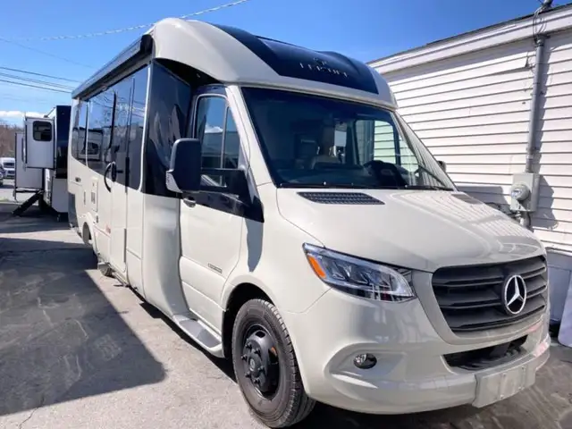 2026 Leisure Travel Unity U24CB in RVs & Motorhomes in Bedford - Image 37