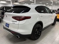 Découvrez ce magnifique Alfa Romeo Stelvio AWD 2018, un VUS de luxe qui se démarque par son design i... (image 4)