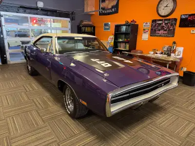 1970 Charger RT entierement restoré sur rotisserie condition concours vrai RT ( XS29U) Moteur 440PC...