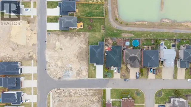 21 HAMILTON STREET North Middlesex (Ailsa Craig), Ontario in Houses for Sale in Grand Bend - Image 34