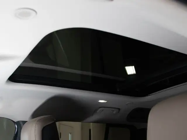 2020 Land Rover Defender P400 | HSE | 110 | MERIDIAN | 20\" WHEE in Cars & Trucks in Mississauga / Peel Region - Image 47