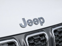 Only 24 Miles! This Jeep Compass has a dependable Intercooled Turbo Regular Unleaded I-4 2.0 L/122 e... (image 8)