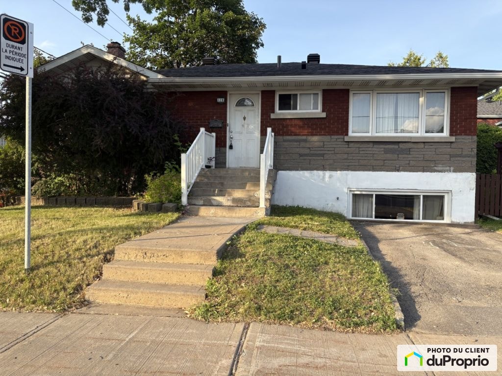 $615,000 - Bungalow for sale in Laval-des-Rapides — photo 1