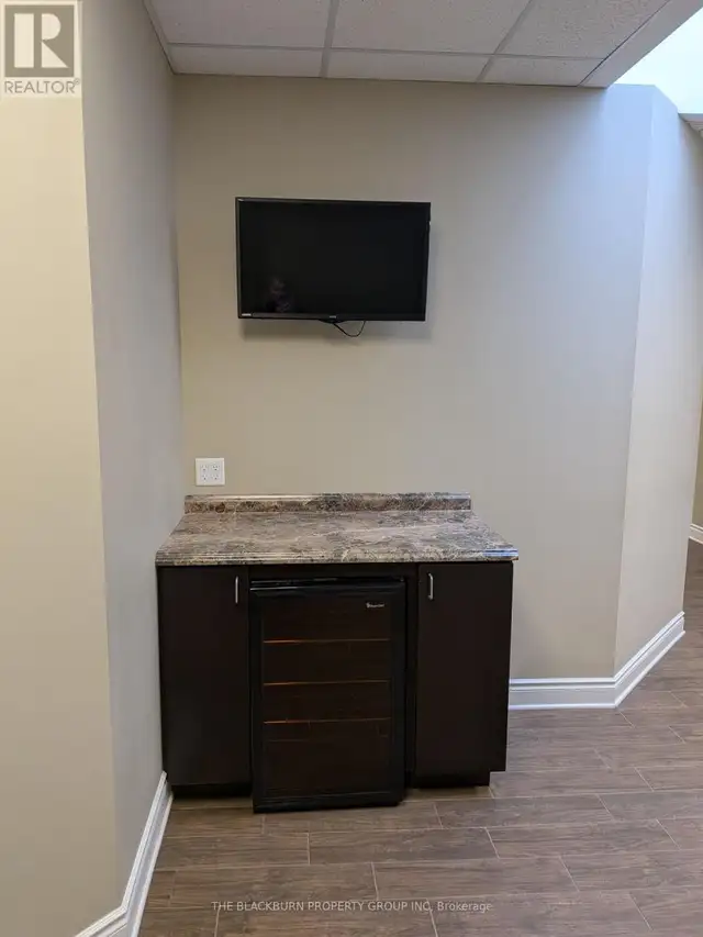 212 - 1900 MERIVALE ROAD Ottawa, Ontario in Commercial & Office Space for Rent in Ottawa - Image 9