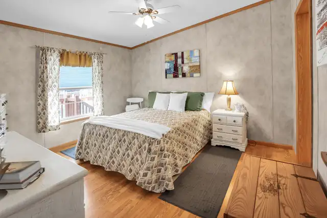 ONE LEVEL LIVING BUNGALOW - 3 BED, 2 BATH in Houses for Sale in Hamilton - Image 7